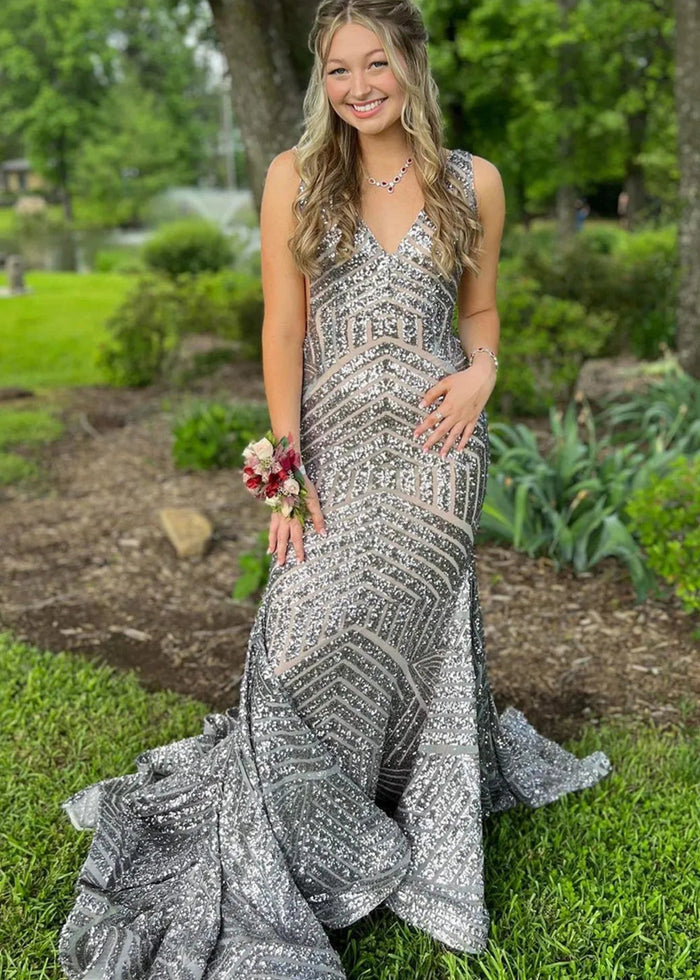 Joyce | Trumpet/Mermaid V Neck Orange White Sequin Prom Dress with Train - Grey - PromDressClub