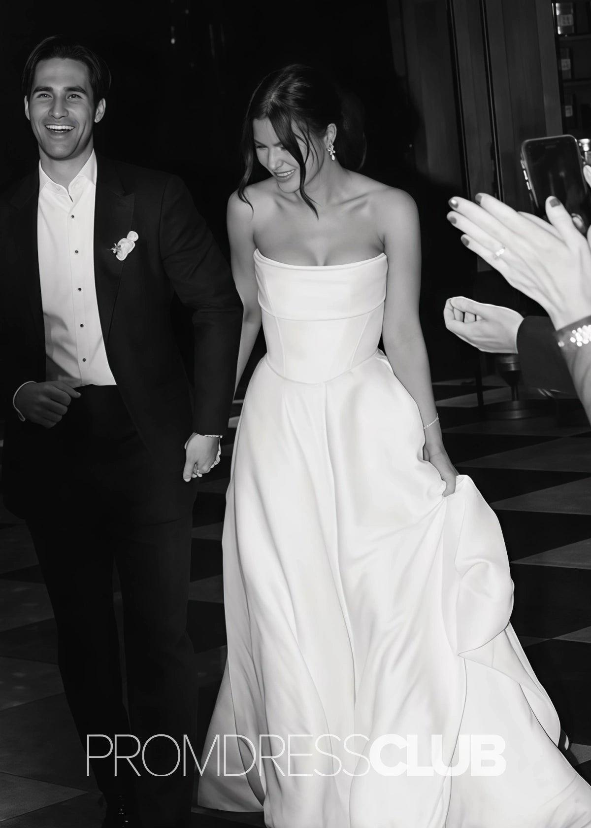 Ella |Beach White Simple Wedding Dresses Mermaid Strapless Satin with Slit - White - PromDressClub