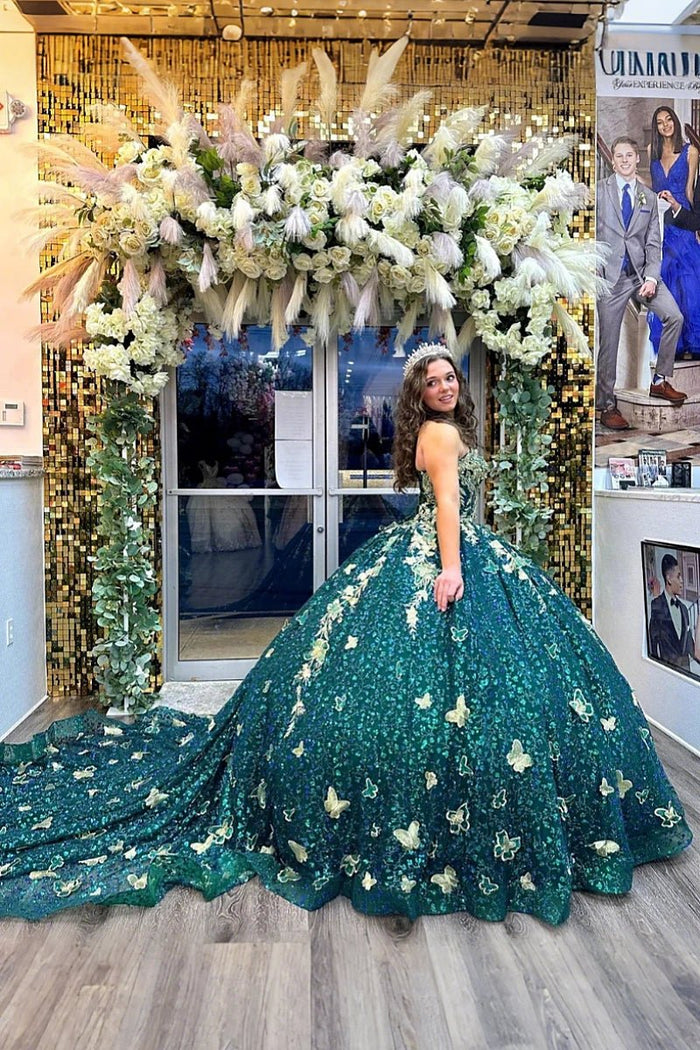 Leila | Discover the Perfect Emerald Green Quince Dress - Timeless Elegance for Your Big Day - Emerald Green - PromDressClub