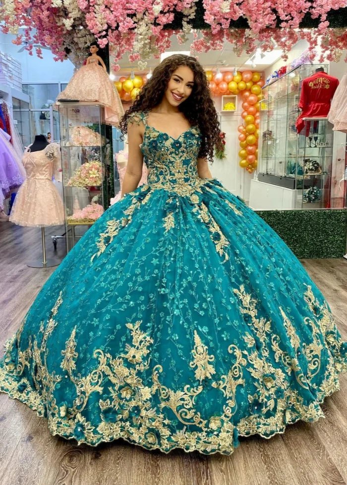 Lenora | Own Your Spotlight in Stunning Emerald Green Quince Dress - Emerald Green - PromDressClub